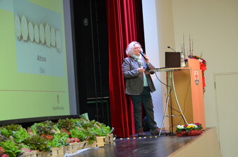 Heike Sauer, zu den Versuchsergebnissen zum Pflanzenschutz der LVG Lehr- und Versuchsanstalt fr Gartenbau Heidelberg