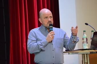 Michael Reber, selbst praktizierender Landwirt, zu Notwendigkeiten und Mglichkeiten beim Humusaufbau
