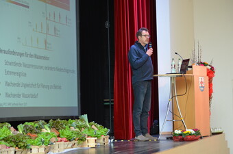 Prof. Dr. Jrg Drewes, TU Mnchen, zu Erfahrungen aus dem Einsatz von Nutzwasser als alternative Bewsserungsstrategie im Gemsebau